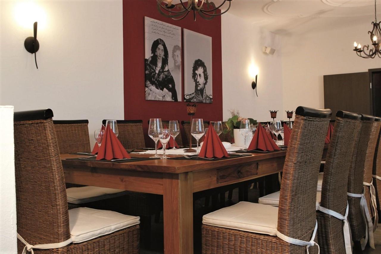 אדנקובן Hotel-Restaurant Pfaelzer Hof מראה חיצוני תמונה