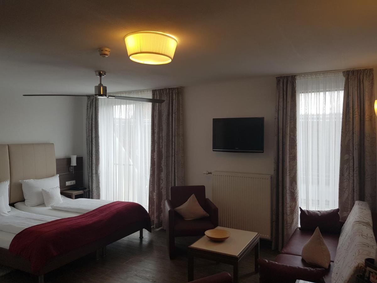 אדנקובן Hotel-Restaurant Pfaelzer Hof מראה חיצוני תמונה