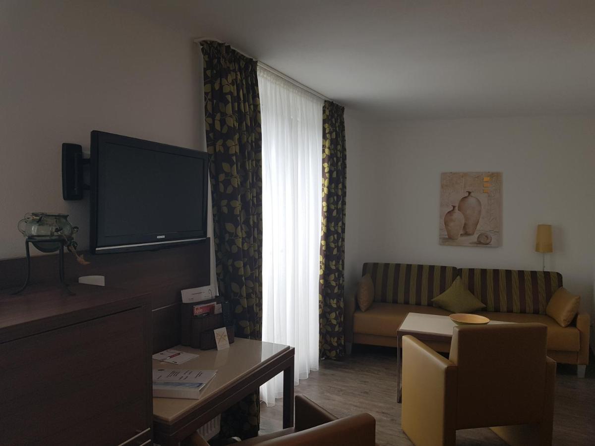 אדנקובן Hotel-Restaurant Pfaelzer Hof מראה חיצוני תמונה