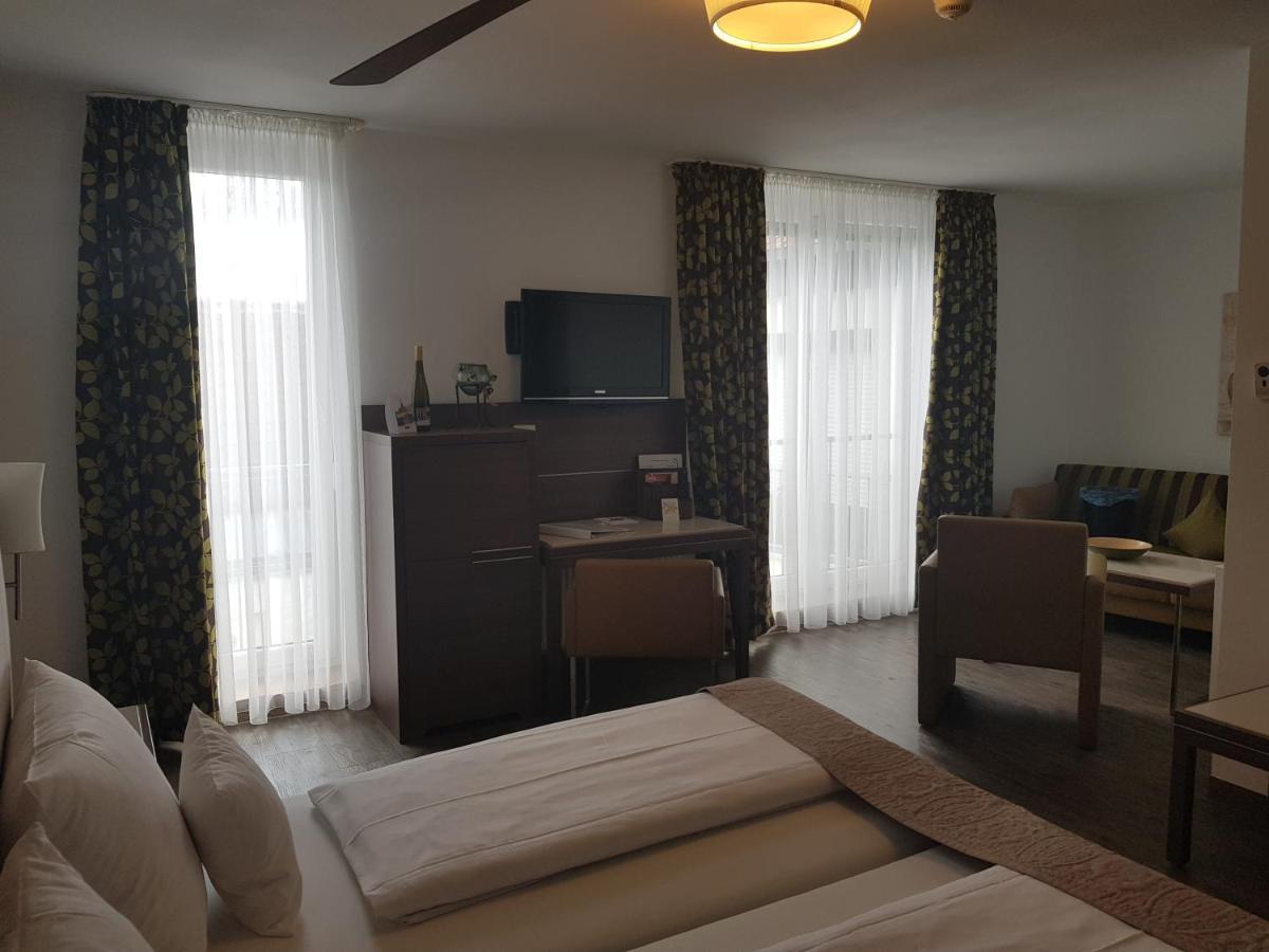 אדנקובן Hotel-Restaurant Pfaelzer Hof מראה חיצוני תמונה