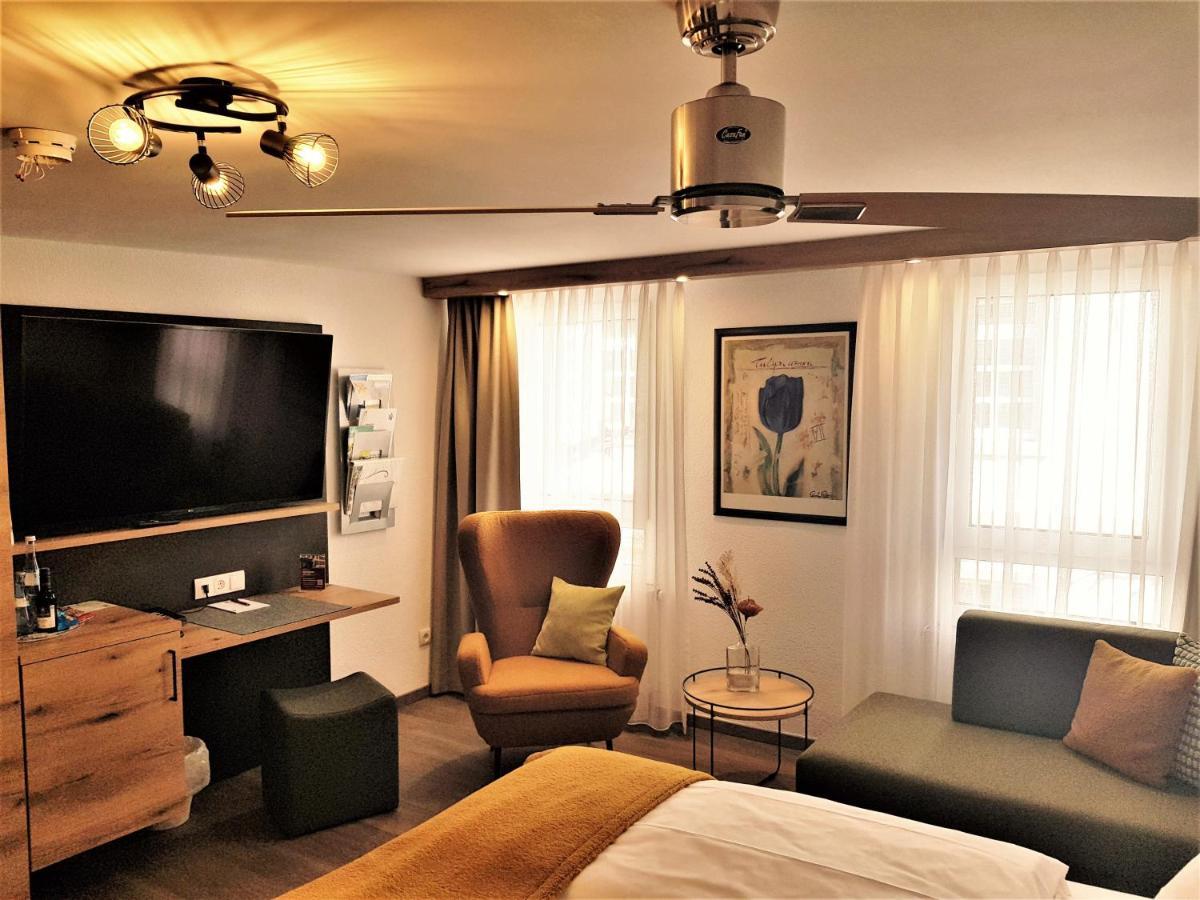 אדנקובן Hotel-Restaurant Pfaelzer Hof מראה חיצוני תמונה