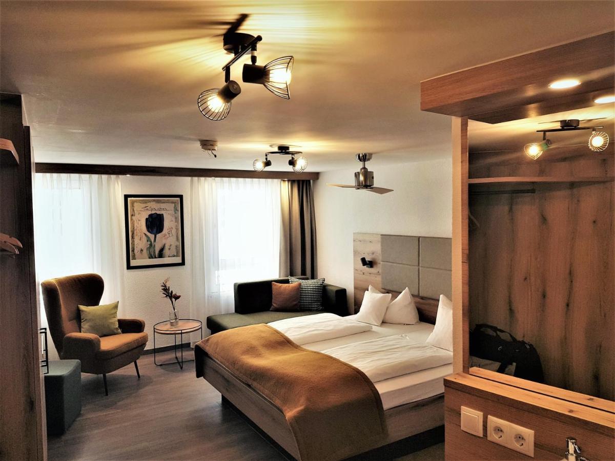אדנקובן Hotel-Restaurant Pfaelzer Hof מראה חיצוני תמונה