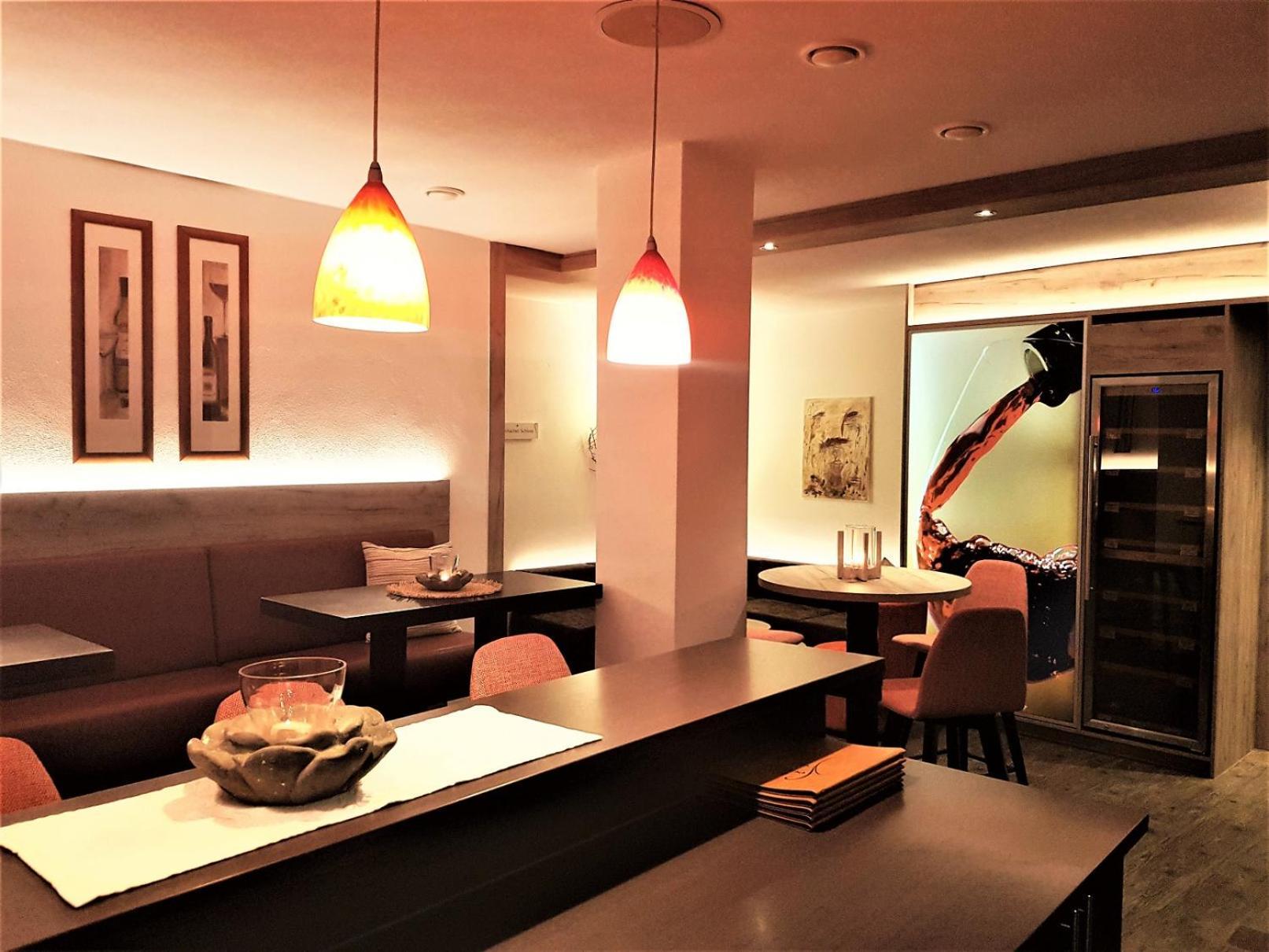 אדנקובן Hotel-Restaurant Pfaelzer Hof מראה חיצוני תמונה