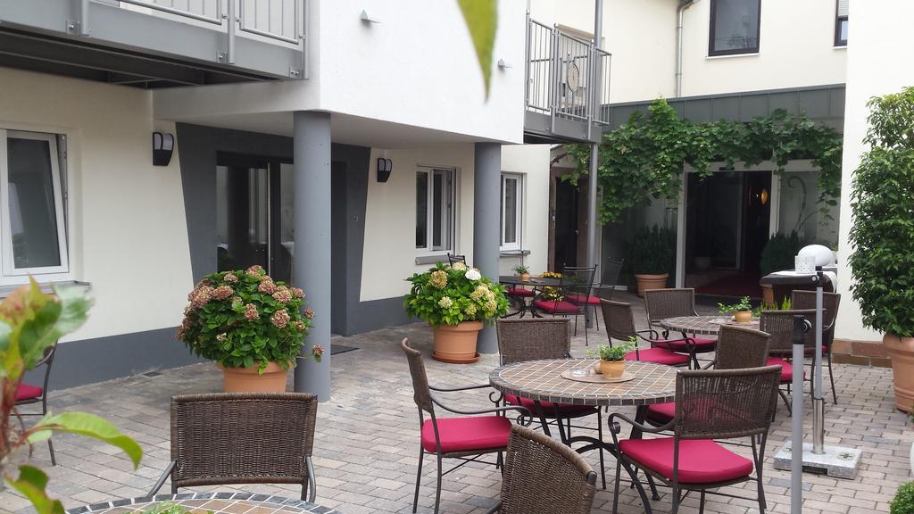 אדנקובן Hotel-Restaurant Pfaelzer Hof מראה חיצוני תמונה