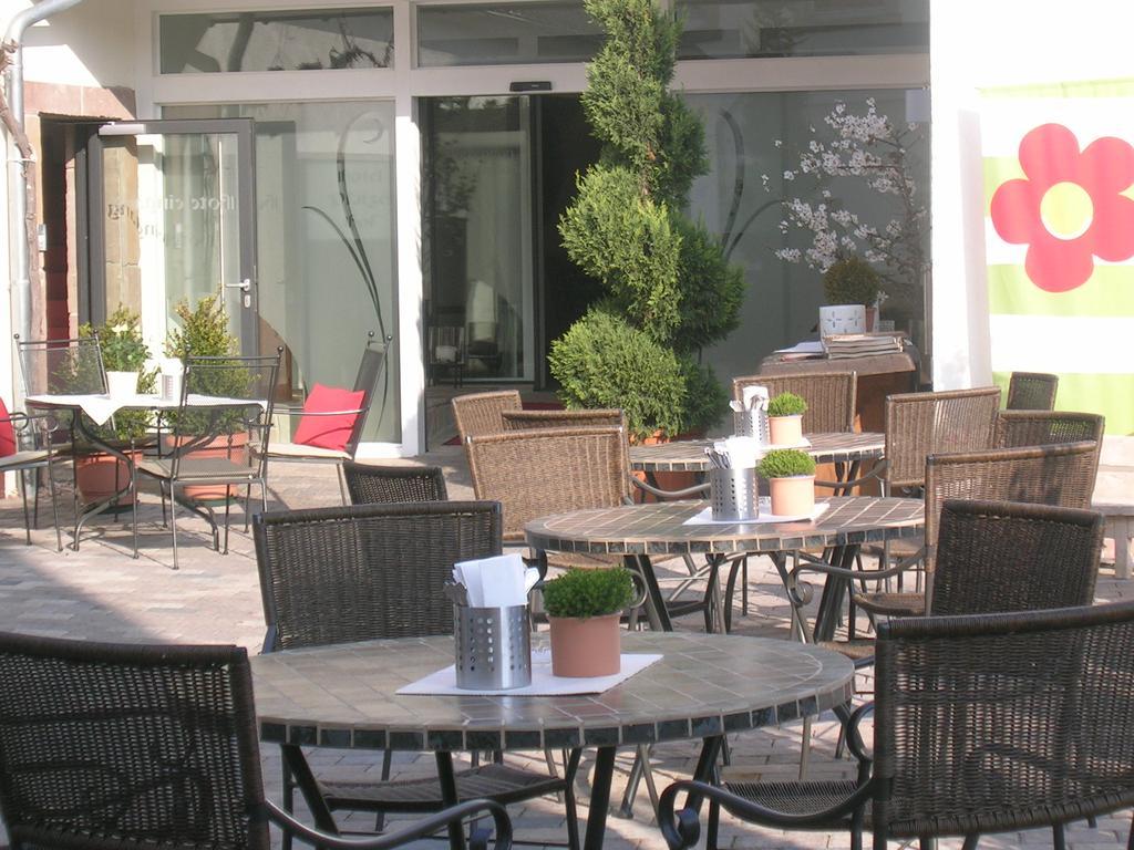 אדנקובן Hotel-Restaurant Pfaelzer Hof מראה חיצוני תמונה